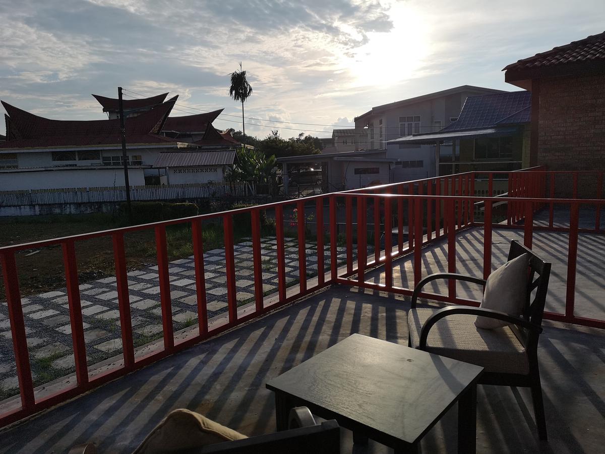 Kenyalang Urban Homestay Кучинг Экстерьер фото